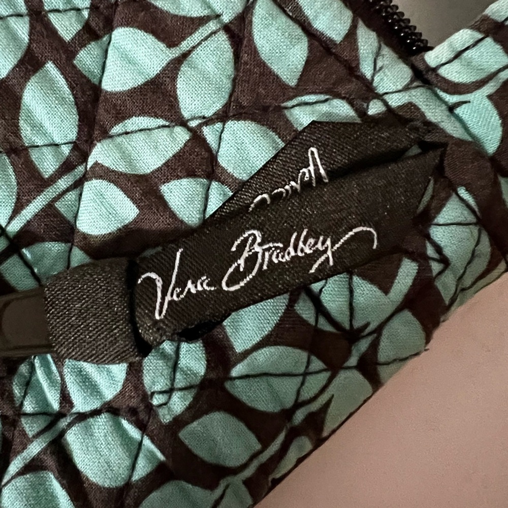 Vera Bradley Green Leaf Shower Vines Pattern Crossbody Hipster Bag - Picture 3 of 5